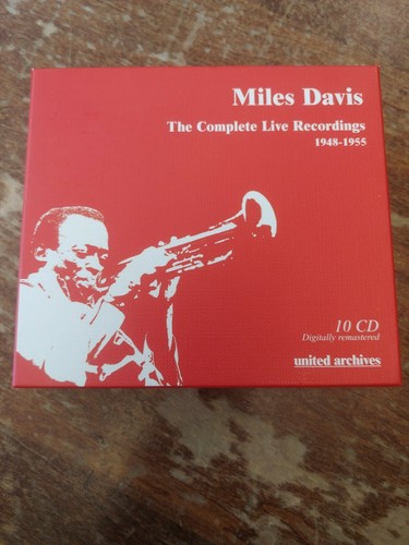 CD + DVD BOX入り/ Miles Davis - The Complete Columbia Album Collection / マイルス・デイビス / CD 70枚 + DVD/ 86975-24922/【Ｍ100】 Miles Davis deluxe box sets and the most extensive-ever CD