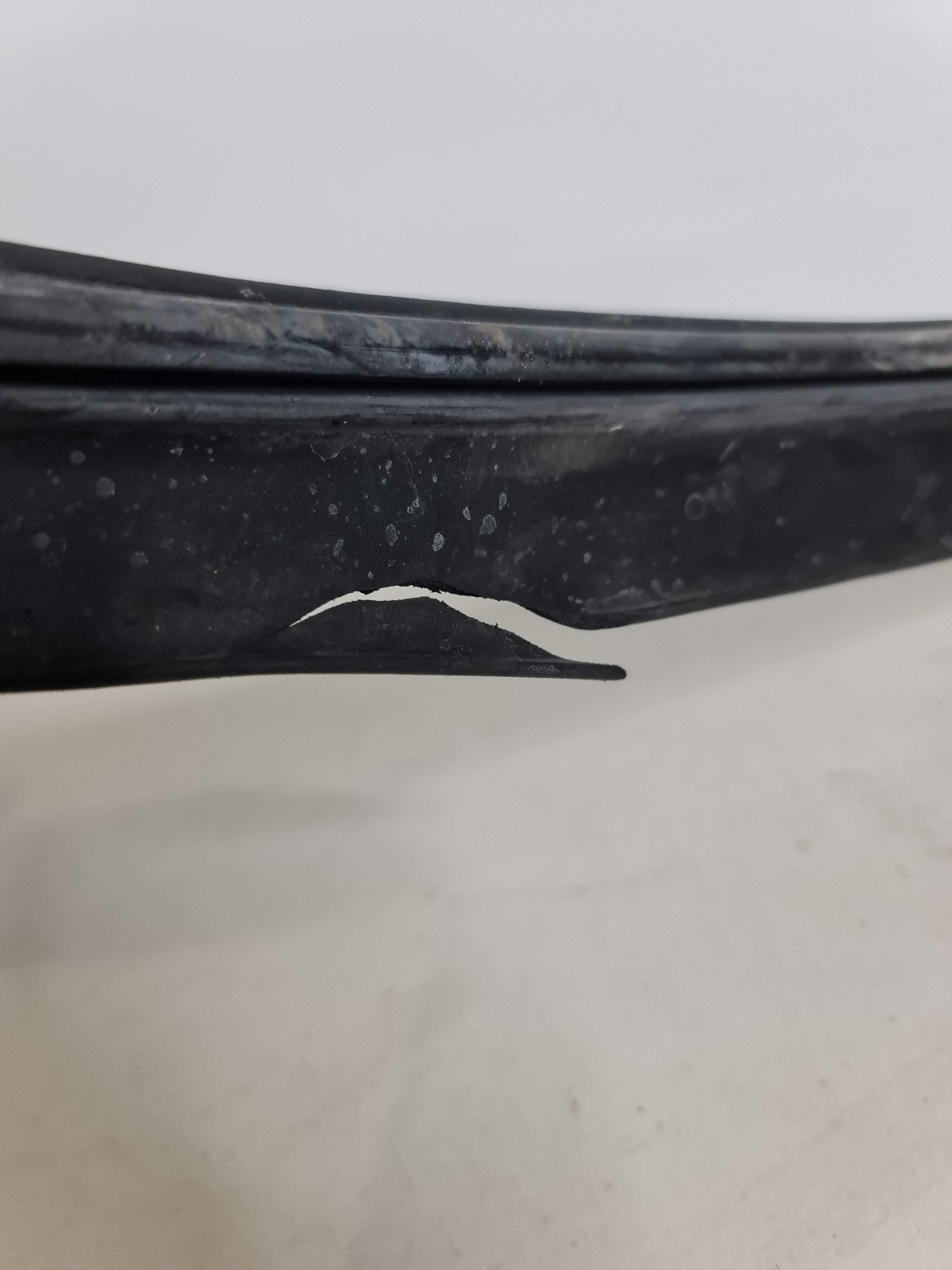 0 Bmw 2014-2020 51-76-7-239-145 51767239145 Front Engine Hood Sealing 7239145 image 4