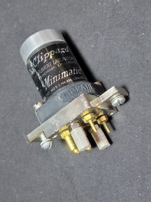 Clippard Instrument Laboratory Minimatic 4-Way R402, excellent condition 