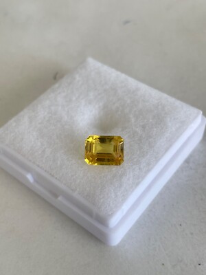 Yellow sapphire weight 2.79 ct