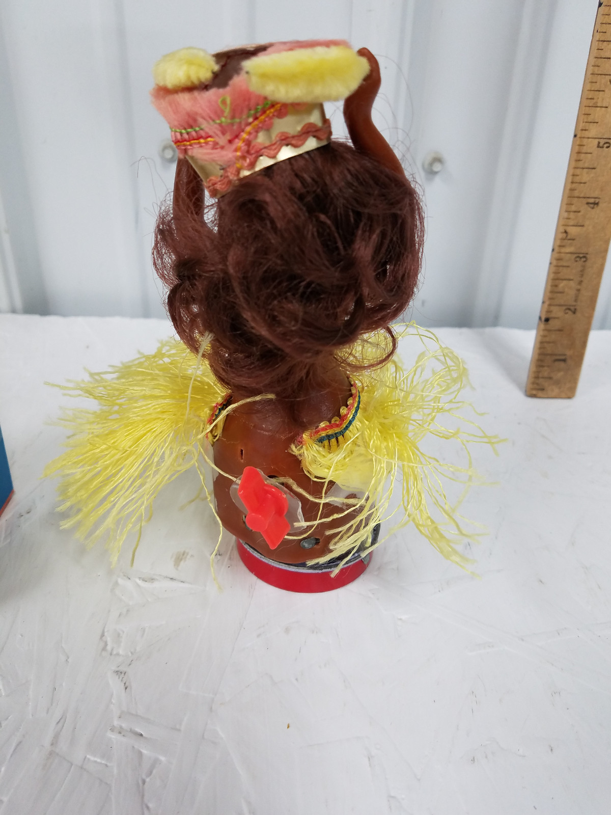 Vintage Wind Up Hawaiian Hula Dancer Made In Japan Turn Key Tin Base IN BOX !!!