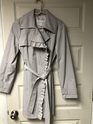 Jessica Simpson Light GRAY Diagonal ZipUp Ruffle Tie Belt Trench Coat Medium NEW