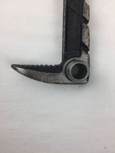 Dewalt 10 inch Claw Bar Nail Pry Puller Remover Pulling Digger Tool