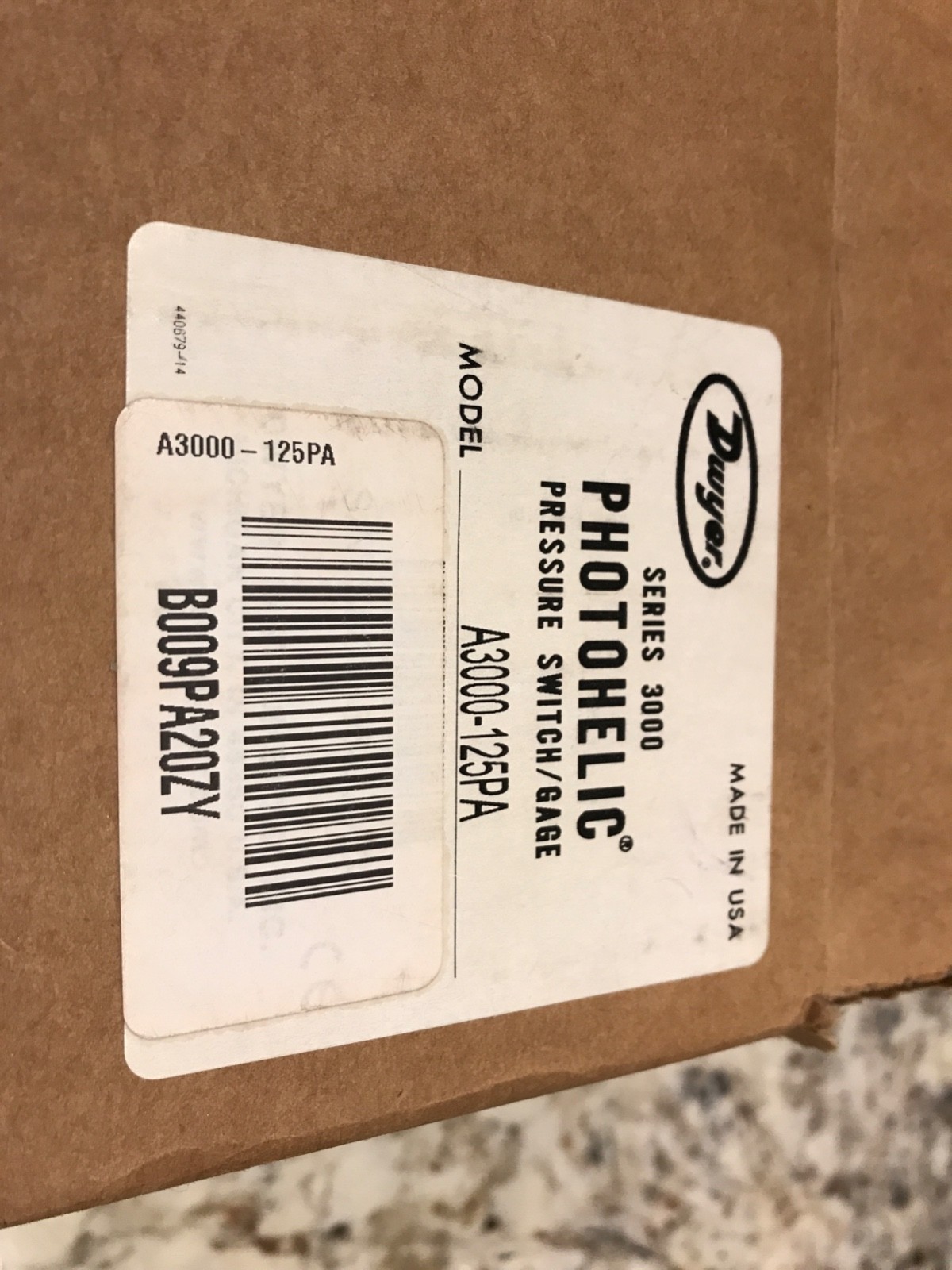 Dwyer manometer A3000-125PA  differential pressure switch. 10A 120/240 VAC.