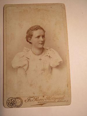 Wernigerode - Mädchen - junge Frau im Kleid - Portrait / CDV
