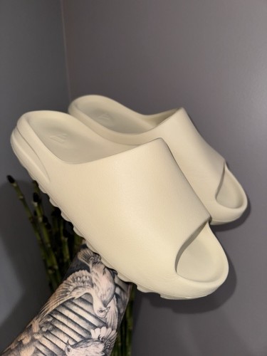 Size 10 - adidas Yeezy Slide “Bone” ✓Great Condition