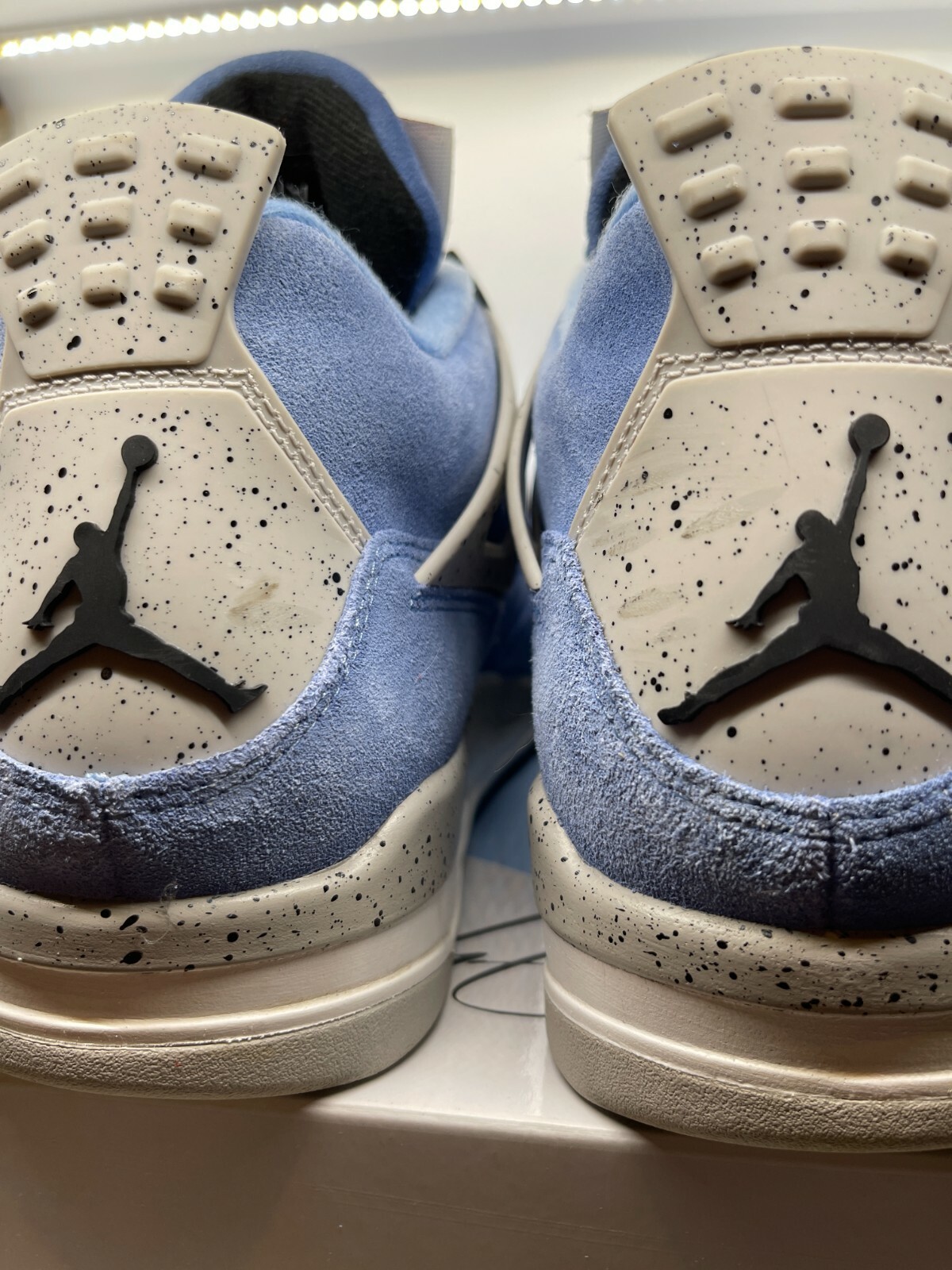 Nike Air Jordan 4 Retro University Blue Mens Shoes / Size 10 Nike Air Jordan 4 Retro University Blue Mens Shoes / Size 10