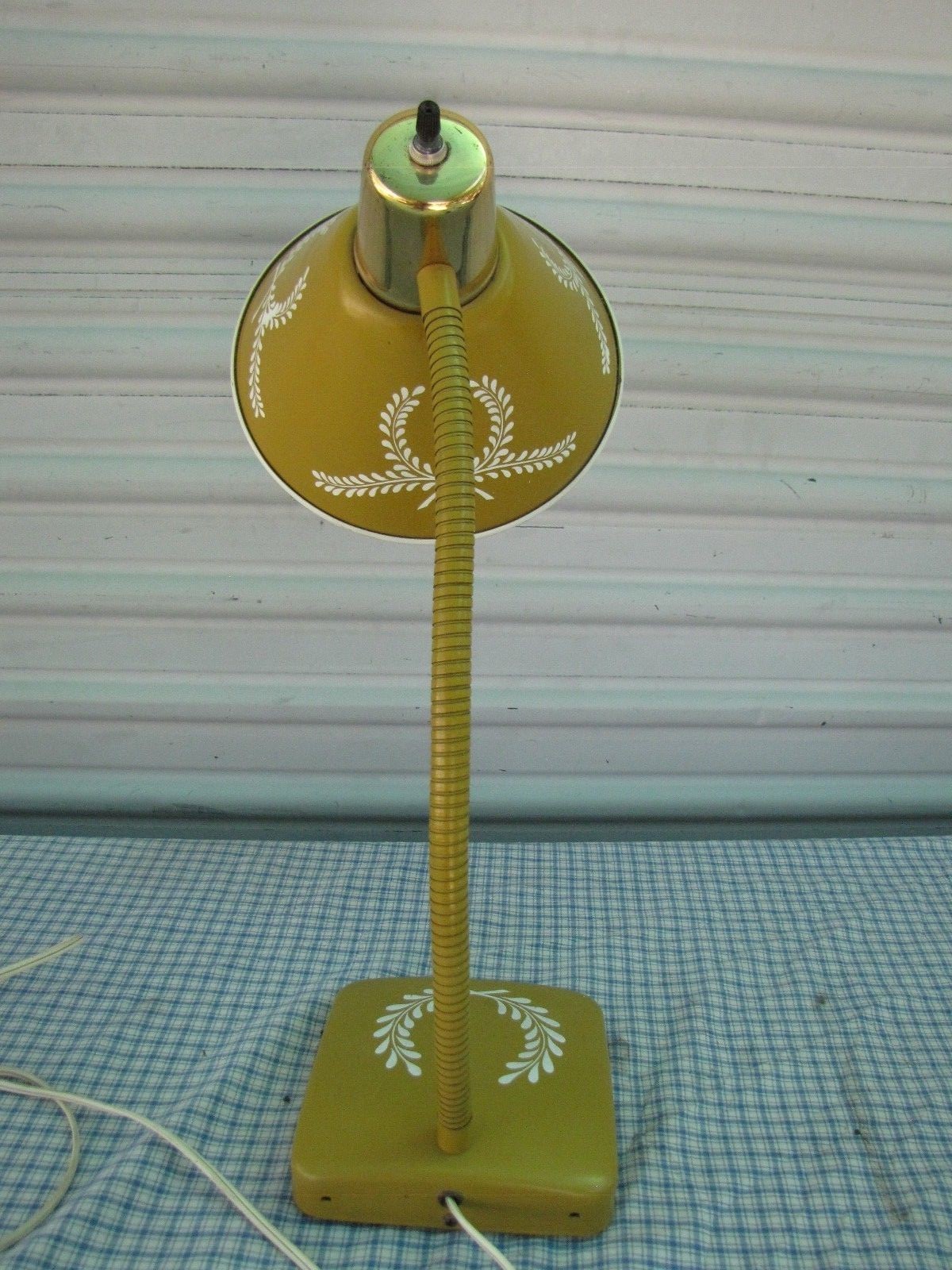 Vintage Gold Tole Metal Shade Gooseneck Table Desk Wall Mount Lamp Light