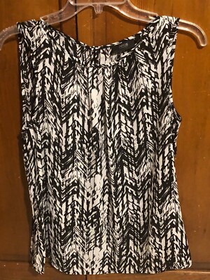 Apt. 9 Top Tunic Size S BlacK&White Round Neck Slight Gathers Sleeveless NWOT