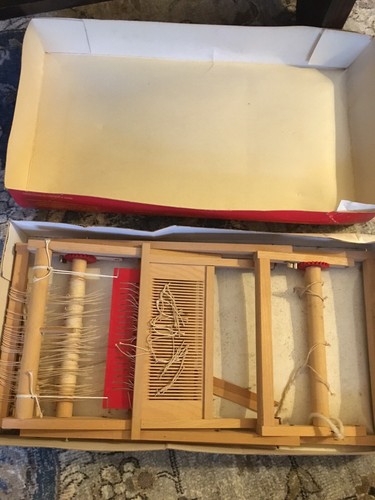 Vintage Brio Collapsible Portable Tabletop Weaving Loom Miniature Loom 31888
