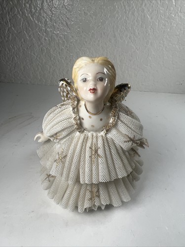 VINTAGE IRISH DRESDEN FIGURINE PORCELAIN LACE - Kissing