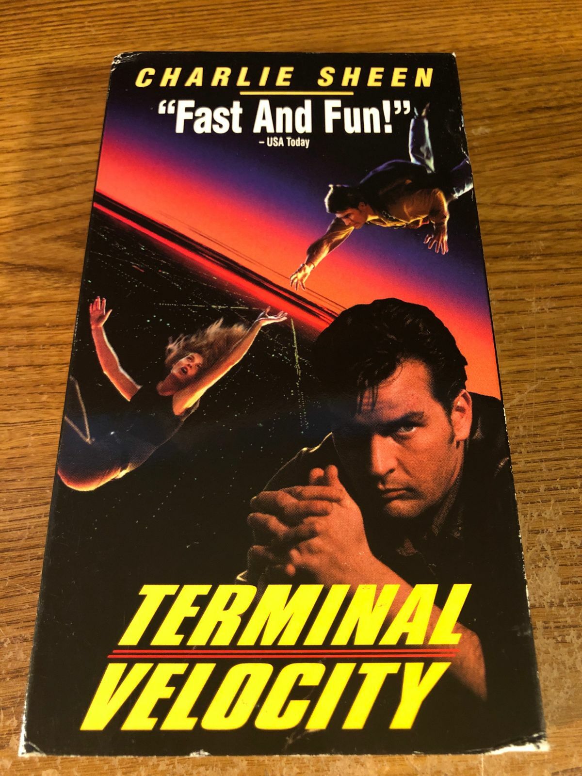 ターミナル・ベロシティ　吹替版VHS Amazon.co.jp: ターミナル・ベロシティ(日本語吹替版) [VHS