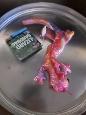 Adventure Planet Lizard Sandbag Paper Weight Toy Pink Red