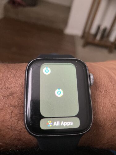 Apple Watch Series 4 44mm (GPS + Cellular) Aluminum Case Apple Watch Series 4 44mm (GPS + Cellular) Aluminum Case