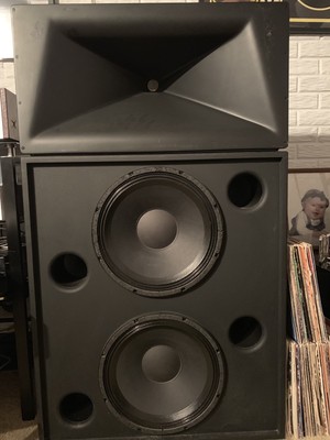qsc tower speakers