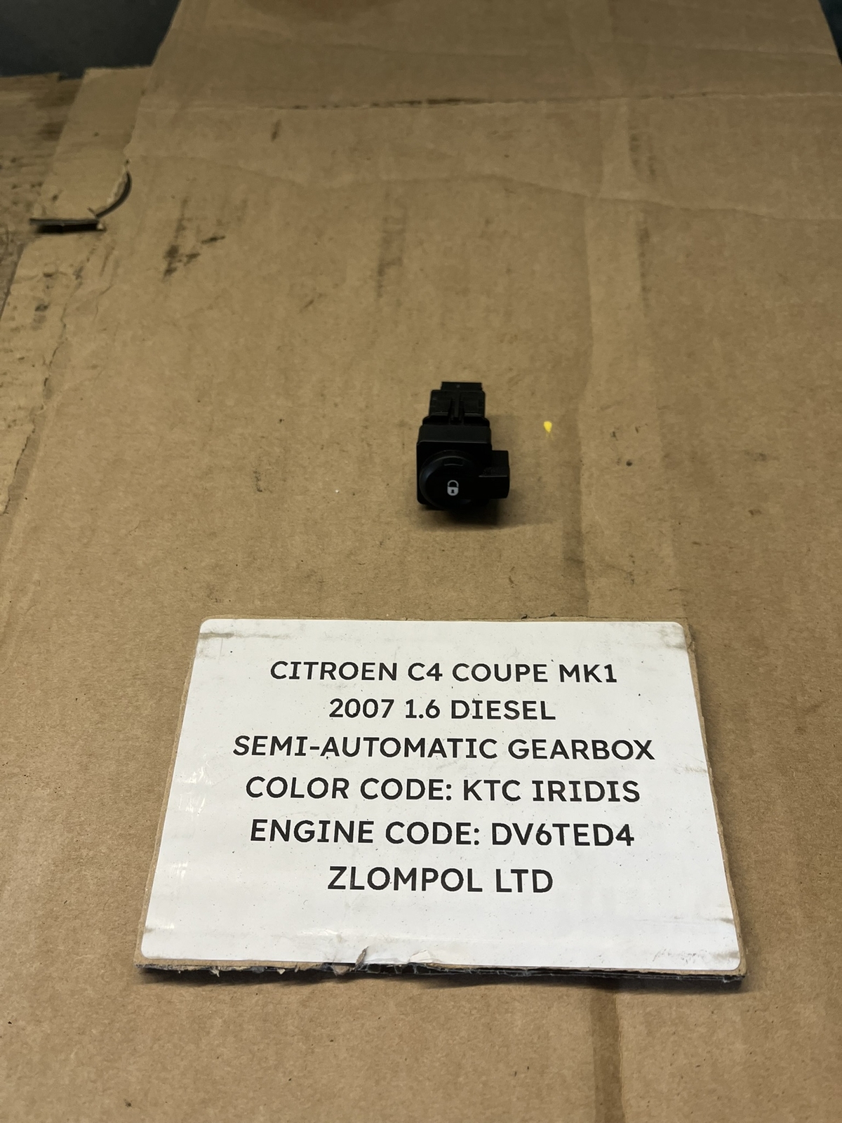 Citroen C4 Coupe Mk1 2007 1.6D - Central Door Lock Switch Button 96476626XT