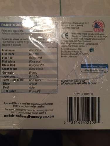 Revell  #88 Dale Jarrett UPS Taurus NASCAR Plastic Model Kit 85-2198 1:24