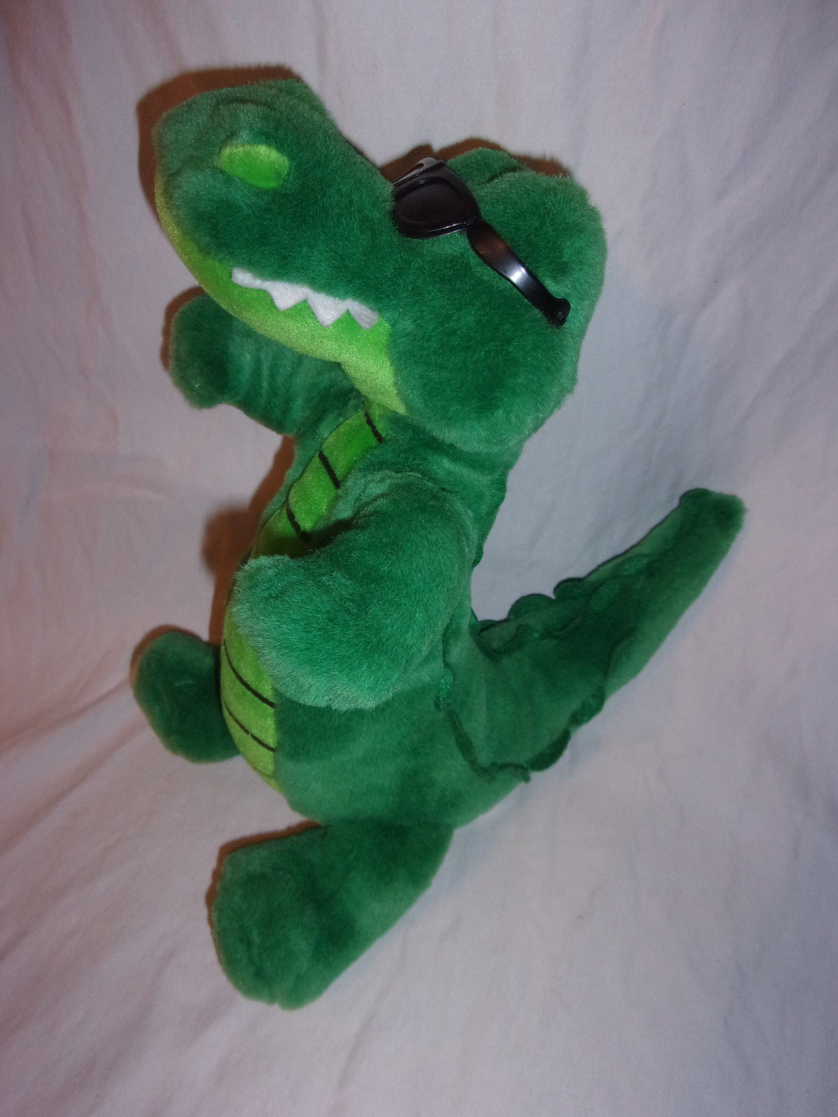 D.P. Inc Cool Shade Alligator 12