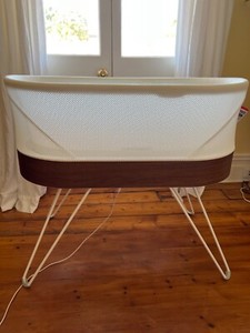 second hand snoo bassinet