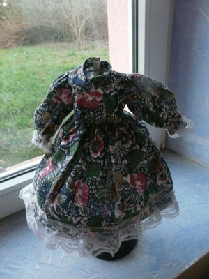 Robe poupée ancienne Jumeau BRU Steiner SFBJ petite