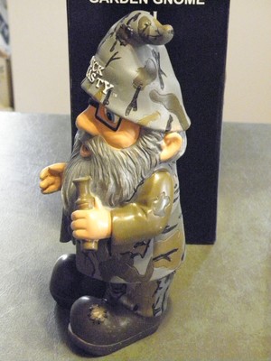 NIB DUCK DYNASTYS' UNCLE SI ROBERTSON GARDEN GNOME IN CAMO WITH A DUCK CALL NEW