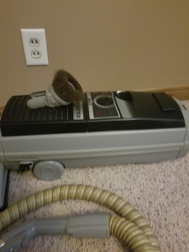 Electrolux Canister Vacuum Cleaner Model 2100 W/ Hose Power Nozzle & 9 New Bags