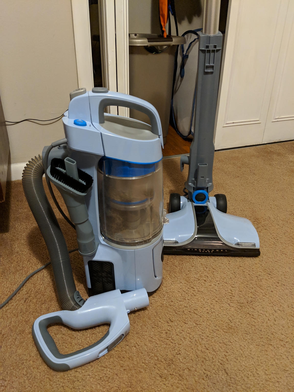 Hoover React QuickLift Bagless Upright Vacuum w HEPA Filtration