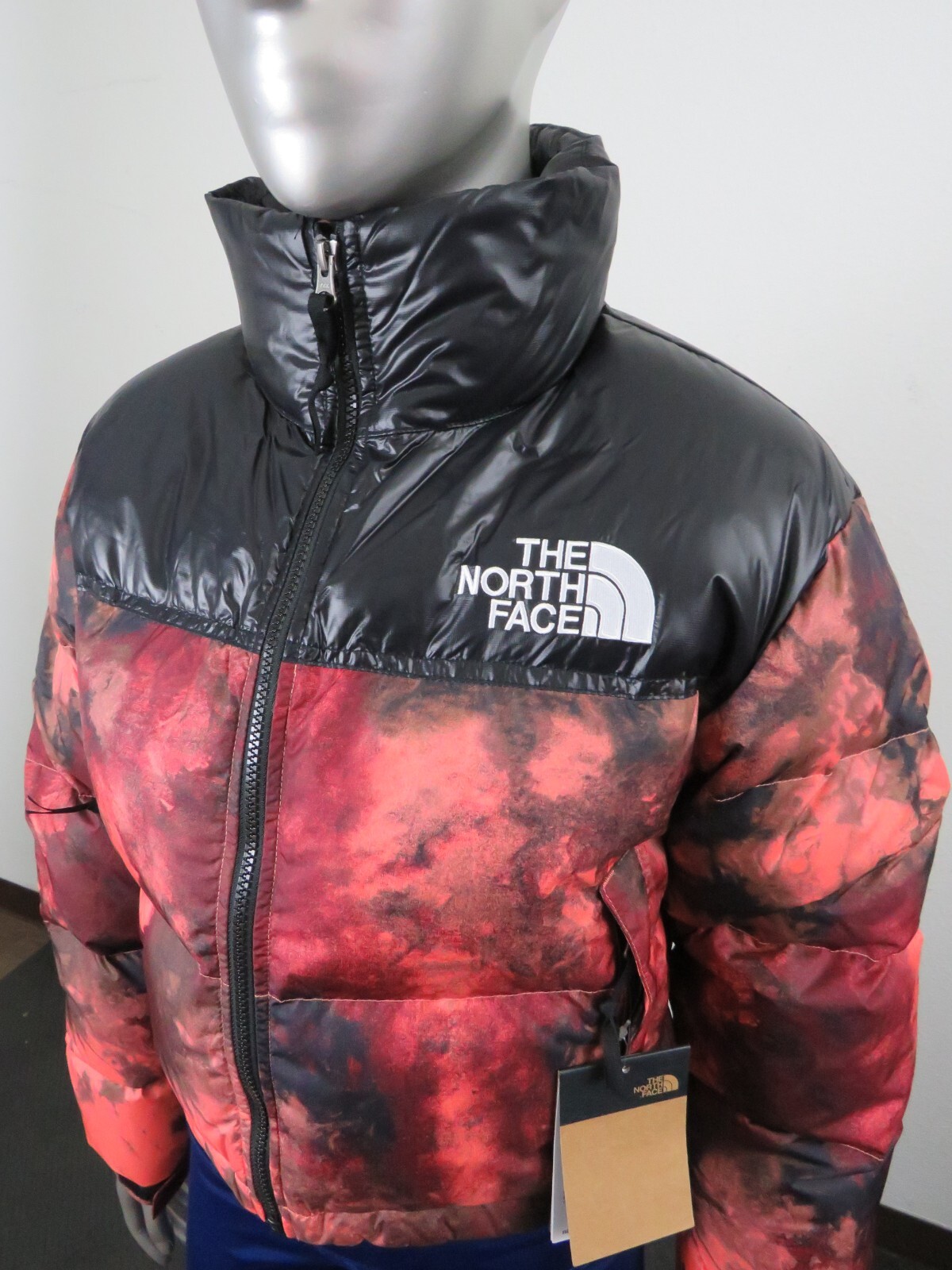 Pre-owned The North Face Womens  Printed Nuptse Short Crop 700-down Jacket - Coral Dye In Pink