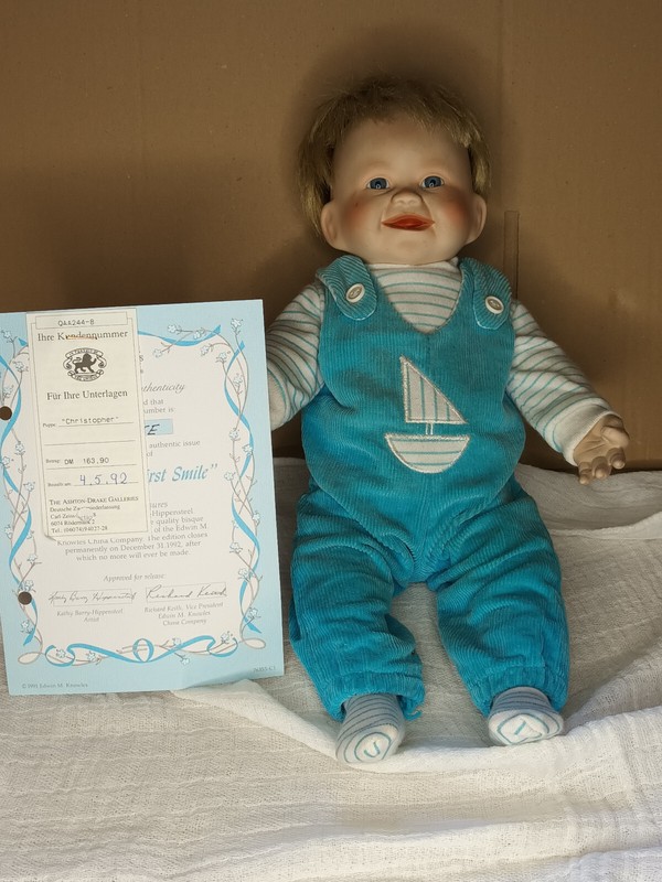 Porzellan - Sammlerpuppe - Christophers First Smile - Hippensteel - Zertifikat