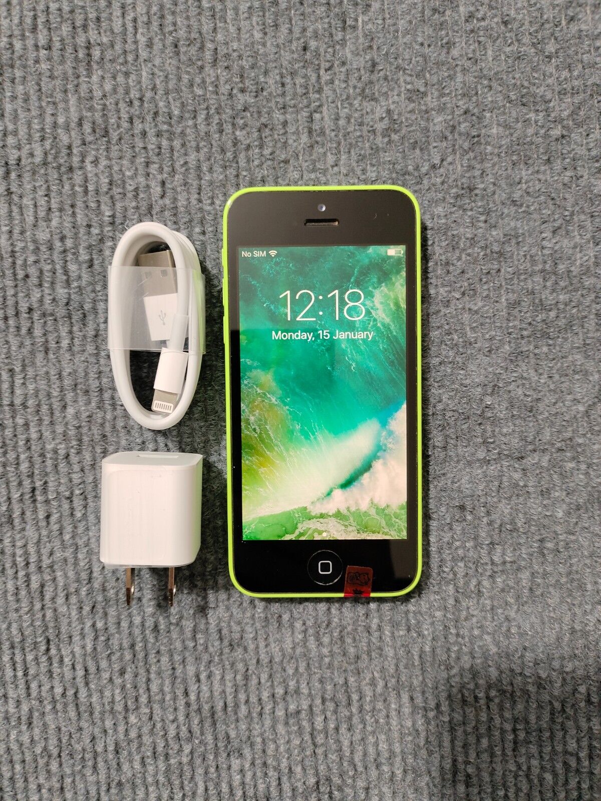 90%N ew Apple iphone 5c Green 8-16-32GB Fully UNlocked(any 90%N ew Apple iphone 5c Green 8-16-32GB Fully UNlocked(any