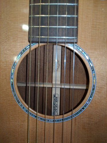 Martin Guitar 000C Nylon String Acoustic Electric Guitar