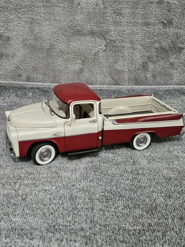 1957 Dodge Sweptside D100 Pickup Truck Danbury Mint Red Ivory 1:24