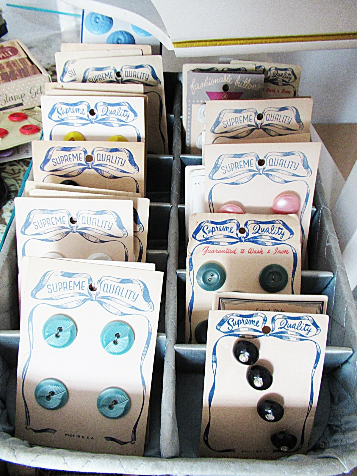 SUPREME QUALITY -GERMANY-US-ZONE - Purple, Blue, Pink Moonglow Buttons -2 Cards