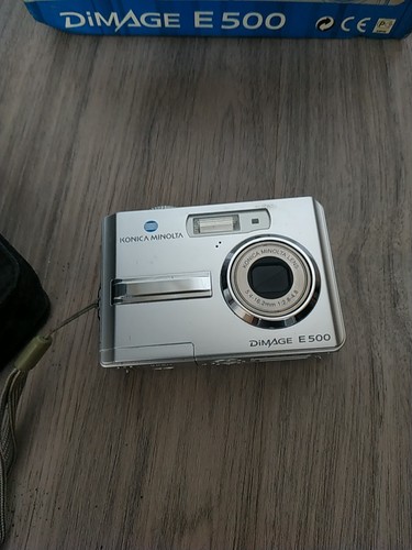 Konica Minolta Dimage E500 5.0 Megapixel Digital Camera