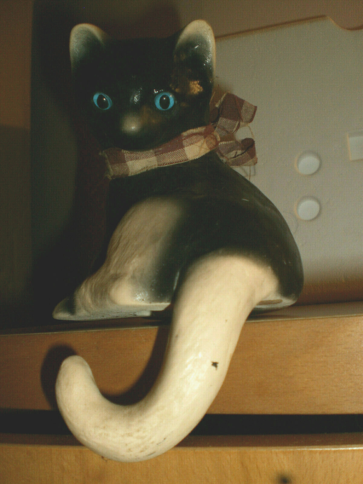 Siamese Ceramic Cat Figurine With Overhanging Tail For Placing On Shelf