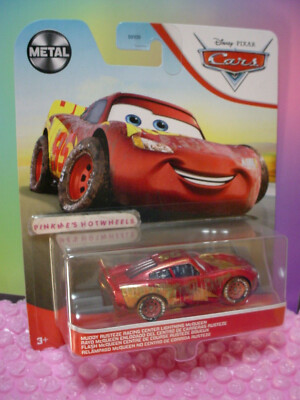 2021 Disney PIXAR Cars MUDDY RUSTEZE CENTER LIGHTNING McQUEEN    red    METAL