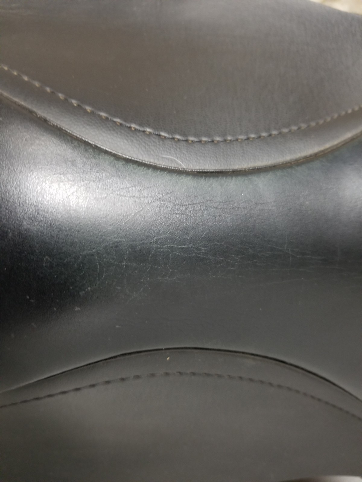 17.5 THOROWGOOD T8 Dressage Saddle