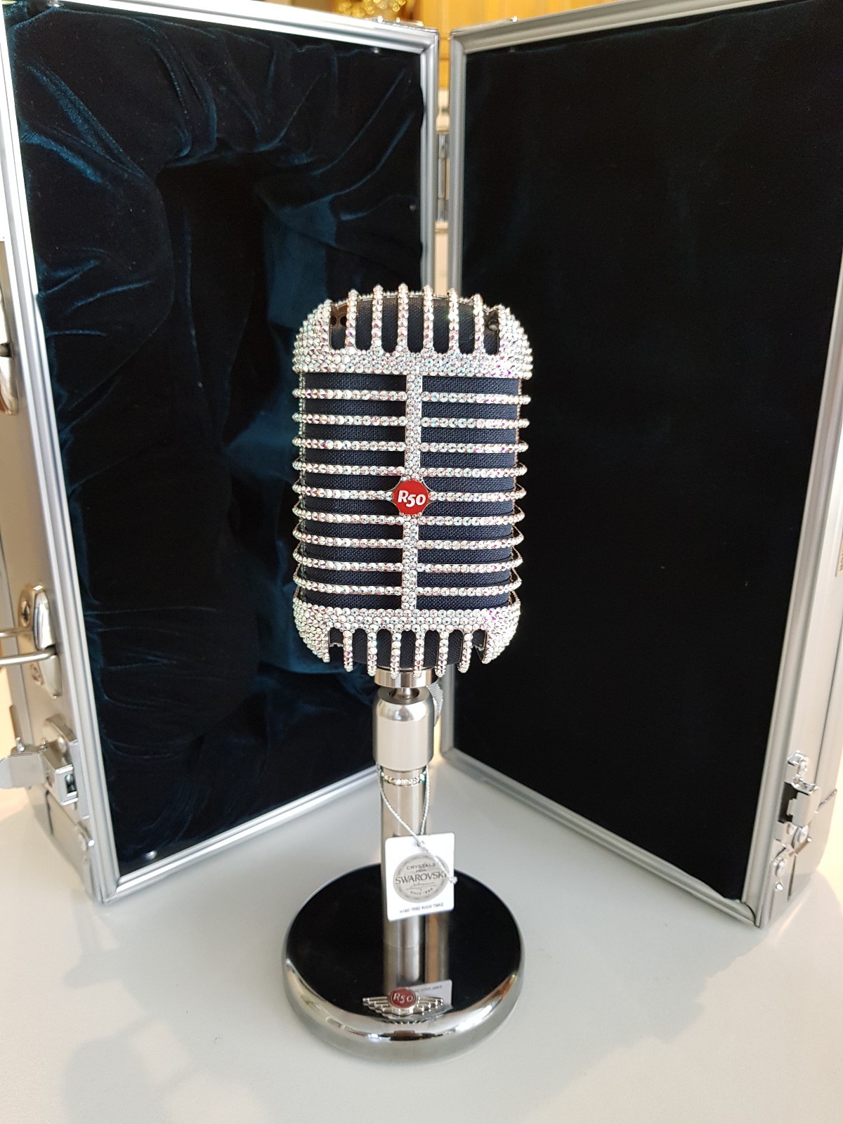 JIMMY STUDIO DESIGN R50 Bluetoothスピーカー レトロな雰囲気を彷彿させるお手軽Bluetoothスピーカーが誕生
