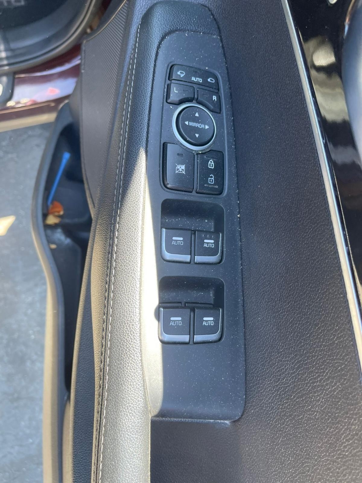 KIA SORENTO UM 03/2015-01/2020 LEFT FRONT DOOR LOCK - thumbnail 3