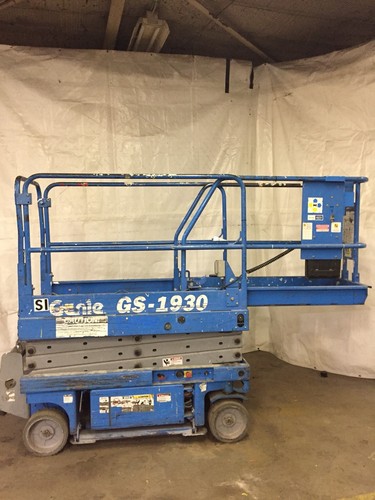 2000 Genie GS1930 19' Electric Scissor Lift Aerial Manlift Platform 24V-DC