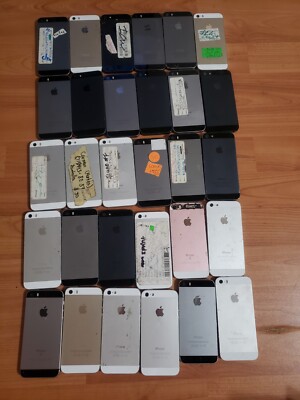 Lot of 30 Apple iPhone 5 or 5s  ( 26pcs ) and SE 1st Gen.( 4pcs ) for parts
