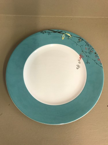 NEW LENOX CHIRP 6 PIECE SET. SQUARE AND ROUND PLATES INCLUDED.