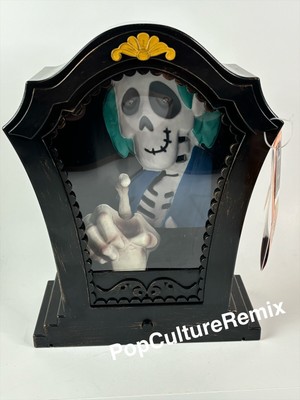 Gemmy Disney Haunted Mansion Grinning Ghost Coffin With Light & Music Animated