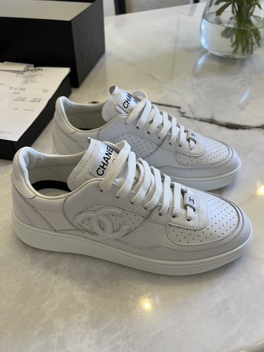 NEW Chanel White Sneakers Flats Trainers Shoes EU 37,5 UK