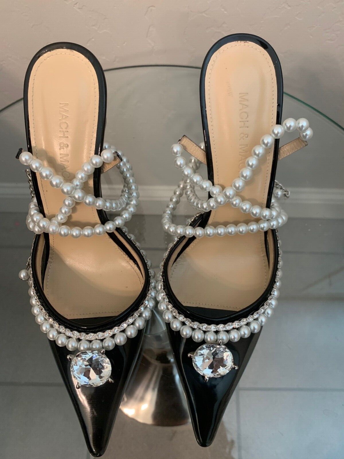 【Mach & Mach】 Faux-pearl embellished PVCパンプス Faux-pearl embellished PVC pumps in silver - Mach Mach