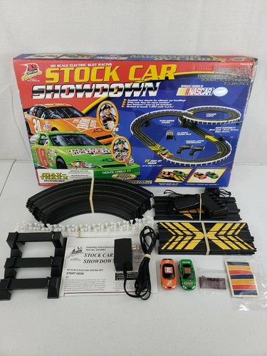LIFE-LIKE HO SCALE NASCAR STOCK CAR SHOWDOWN SLOT TRACK TONY