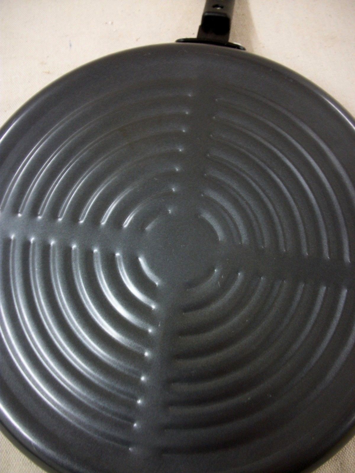 Round Enamel Non-stick 12