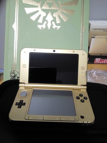 Nintendo 3DS XL with The Legend of Zelda: A Link Between Worlds Bundle