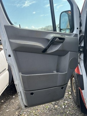 10 11 12 13 14 15 16 17 18 MERCEDES SPRINTER 25 Front Door Trim Panel Left