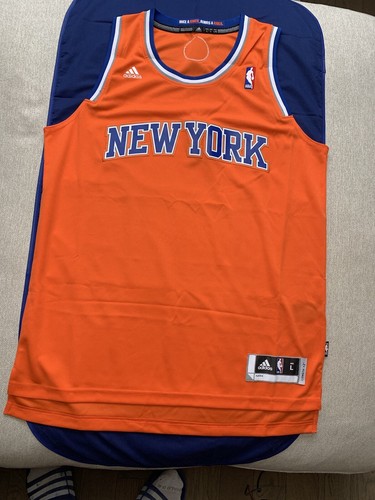 [激レア] New York Knicks バスケシャツ Rare New York Knicks basketball shirt #7 Anthony size S